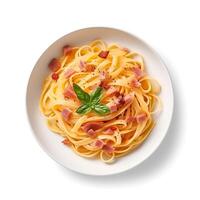 Foto von Fettuccine Carbonara auf Teller isoliert auf Weiß Hintergrund. erstellt durch generativ ai