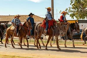 apore, goias, Brasilien - - 05 07 2023 zu Pferd Reiten Veranstaltung öffnen zu das Öffentlichkeit foto