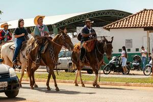 apore, goias, Brasilien - - 05 07 2023 zu Pferd Reiten Veranstaltung öffnen zu das Öffentlichkeit foto