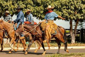 apore, goias, Brasilien - - 05 07 2023 zu Pferd Reiten Veranstaltung öffnen zu das Öffentlichkeit foto