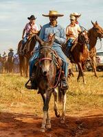 apore, goias, Brasilien - - 05 07 2023 zu Pferd Reiten Veranstaltung öffnen zu das Öffentlichkeit foto