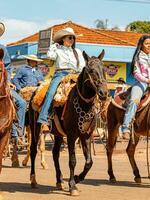 apore, goias, Brasilien - - 05 07 2023 zu Pferd Reiten Veranstaltung öffnen zu das Öffentlichkeit foto