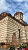 klassische alte rumänische christlich-orthodoxe Kirche foto