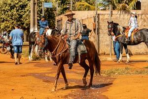 apore, goias, Brasilien - - 05 07 2023 zu Pferd Reiten Veranstaltung öffnen zu das Öffentlichkeit foto