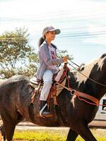 apore, goias, Brasilien - - 05 07 2023 zu Pferd Reiten Veranstaltung öffnen zu das Öffentlichkeit foto