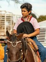 apore, goias, Brasilien - - 05 07 2023 zu Pferd Reiten Veranstaltung öffnen zu das Öffentlichkeit foto