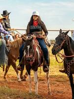 apore, goias, Brasilien - - 05 07 2023 zu Pferd Reiten Veranstaltung öffnen zu das Öffentlichkeit foto