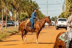 apore, goias, Brasilien - - 05 07 2023 zu Pferd Reiten Veranstaltung öffnen zu das Öffentlichkeit foto