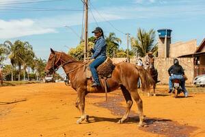 apore, goias, Brasilien - - 05 07 2023 zu Pferd Reiten Veranstaltung öffnen zu das Öffentlichkeit foto