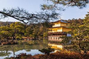 Kinkakuji-Tempel Rokuon-ji-Tempel. Goldener Pavillon in Kyoto, Japan. Landschaftsansicht foto