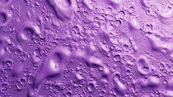 generativ ai, Lavendel Farbe. Textur von Licht violett lila Gel mit Tropfen und Wellen auf Sanft Hintergrund. Flüssigkeit Schönheit Produkt Nahansicht foto