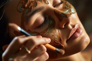 ein schließen - - oben Foto von ein Frau bewirbt sich ein Gesicht Maske, präsentieren ihr Hautpflege Routine. generativ ai