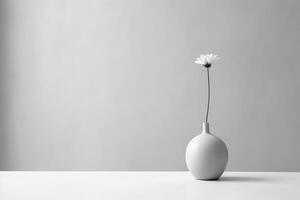 ein monochromatisch fotografieren von ein Single Blume im ein minimalistisch Vase gegen ein einfach Hintergrund. generativ ai foto