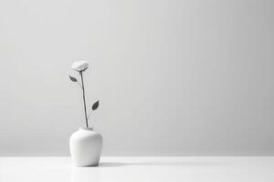 ein monochromatisch fotografieren von ein Single Blume im ein minimalistisch Vase gegen ein einfach Hintergrund. generativ ai foto