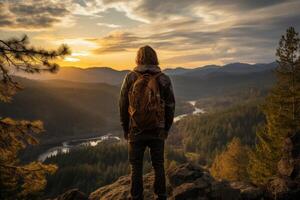 Wanderer beim ein Berg Gipfel mit Blick auf ein atemberaubend Sicht. generativ ai foto