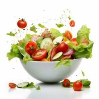 frisch Gemüse Salat im Grün Schüssel und Tomaten isoliert auf Weiß gemacht mit generativ ai foto