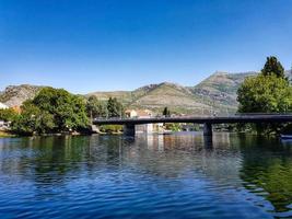 trebinje und fluss trebisnjica foto