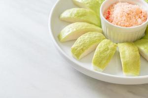 Guaven-Dip mit Chili und Salz
