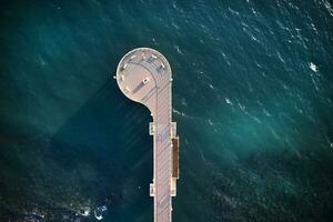 Seebrücke von Yachthafen di Massa Italien foto