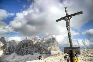 Dolomiten das Berg Gruppe von das Tofan Italien foto