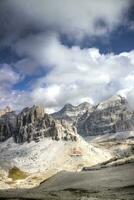 Aussicht auf das Berg Gruppe von das Tofan Dolomiten Italien foto