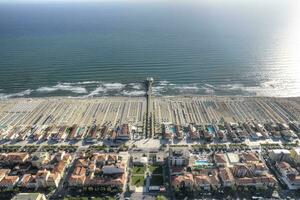 Antenne Aussicht von das Steg von Strandbad di camaiore Italien foto