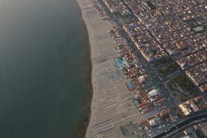 Antenne Aussicht von das Stadt von viareggio Italien foto