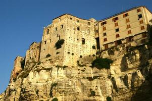 Einzelheiten von das Stadt von tropea im Apulien Italien foto