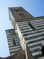 das Kirche von das Strand Dorf von portovenere Ligurien foto