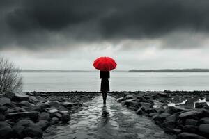 Person mit rot Unbrella unter das Regen foto