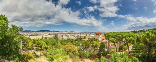 Panorama- Aussicht Über das Stadt von Barcelona von jardins Miramar im 2013 foto