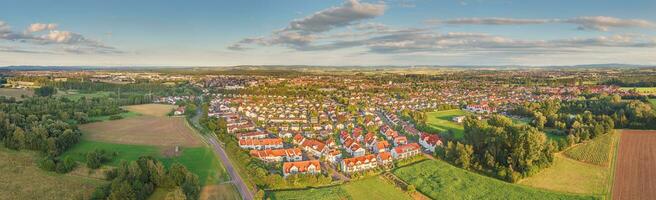 Drohne Panorama von das klein Stadt, Dorf Dieburg in der Nähe von Darmstadt im Süd- Hessen im Sommer- foto