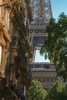Sommer- Tag im Paris mit Eiffel Turm Aussicht foto