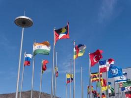 Flaggen der Länder der Welt an Fahnenmasten. Expo, Yeosu-Stadt. Südkorea foto