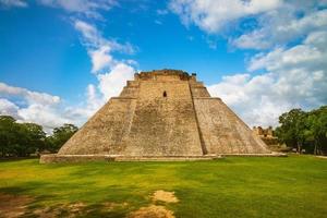 Pyramide des Zauberers, Uxmal in Yucatan in Mexiko foto