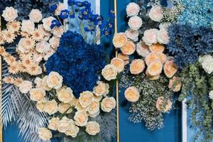 Hochzeitsblumenhintergrundhintergrund, bunter Hintergrund, frische Rose, Blumenstrauß foto