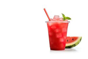 Wassermelone Smoothie im nehmen Weg Tasse mit Wassermelone geschnitten isoliert auf Weiß Hintergrund mit Kopieren Raum. ai generiert foto