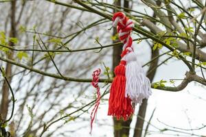 martisor traditionelle dekoration für den tag von baba marta foto