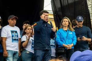 Bogotá, Kolumbien, 16 August 2023. Diego molano beim das März fragen zum gustavo Petro Amtsenthebungsverfahren. friedlich Protest. la Marcha de la Bürgermeister. foto