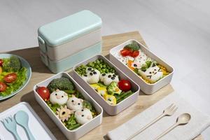 Draufsicht Zusammensetzung Essen japanische Bento Box foto