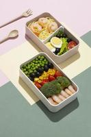 Draufsicht Zusammensetzung Essen japanische Bento Box foto