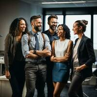 Gruppe von glücklich Arbeiten Menschen beim das Büro, generativ ai foto