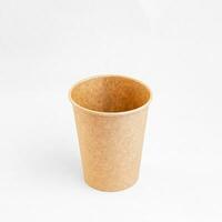 Karton Einweg Tasse zum Kaffee. Öko freundlich Essen Behälter von Papier. Plastik frei. foto