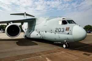 Japan Luft Selbstverteidigung Macht kawasaki c-2 68-1203 Transport Flugzeug statisch Anzeige beim riat königlich International Luft tätowieren 2018 Flugschau foto