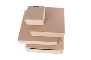 Karton Geschenk Box mit Deckel, Attrappe, Lehrmodell, Simulation zum Design. isoliert Weiß. Beschneidungspfad foto