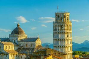 das berühmt gelehnt Turm im Pisa, Italien foto