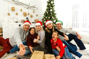 glücklich komisch Personen. Weihnachten Party foto