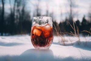 kalt vereist Winter trinken im Glas auf schneebedeckt Boden generativ ai foto