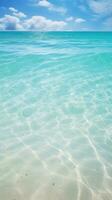 tropisch Strand mit Weiß Sand und Türkis Meer Wasser ai generiert foto