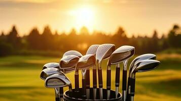 Golf Tasche und Stöcke bereit auf das grün Feld. generativ ai foto